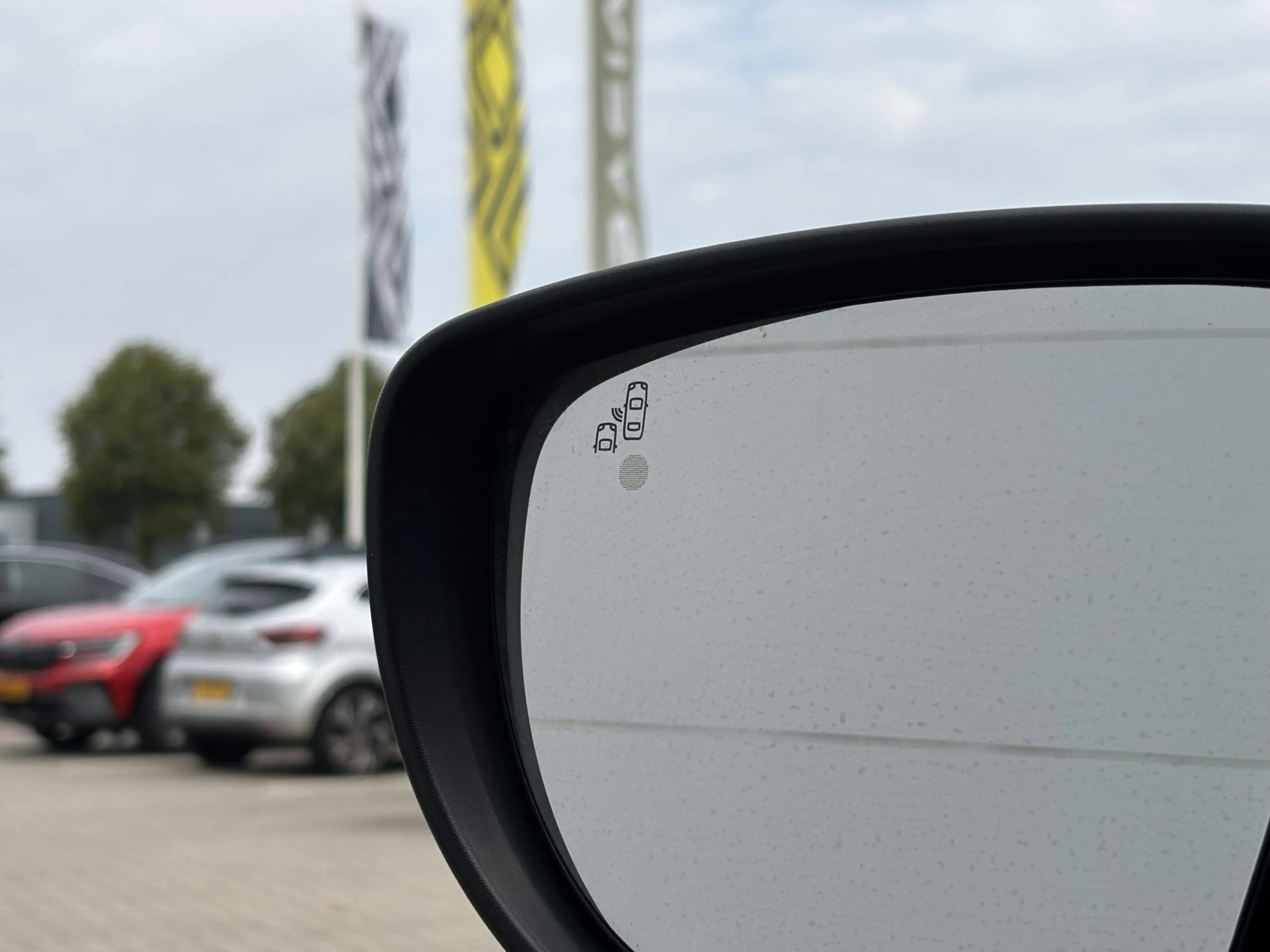 Nissan Leaf N-Connecta 40 kWh l voorstoelen verwarmd l Apple C — photo 14