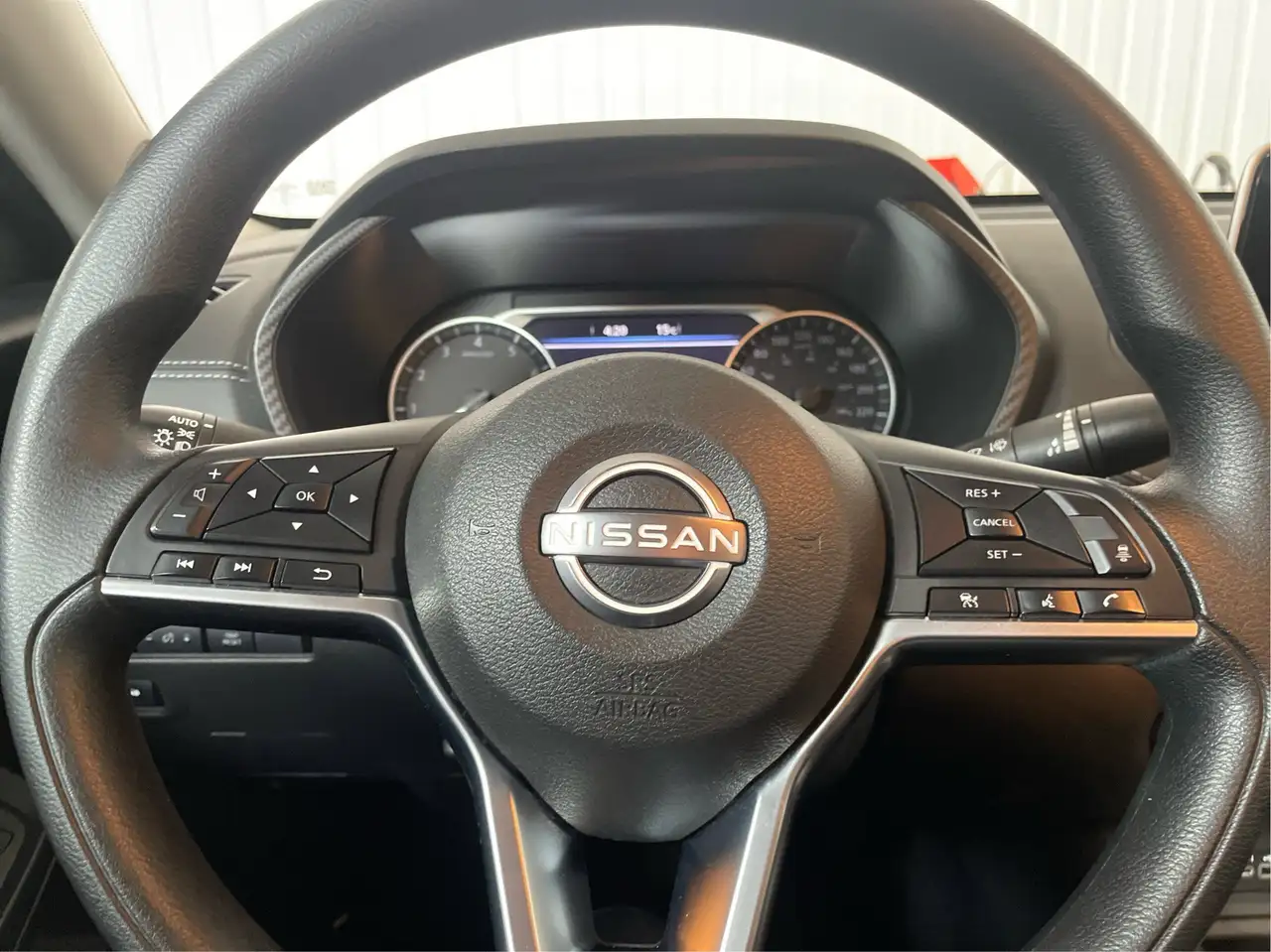 Nissan Sentra снимка Nissan Sentra