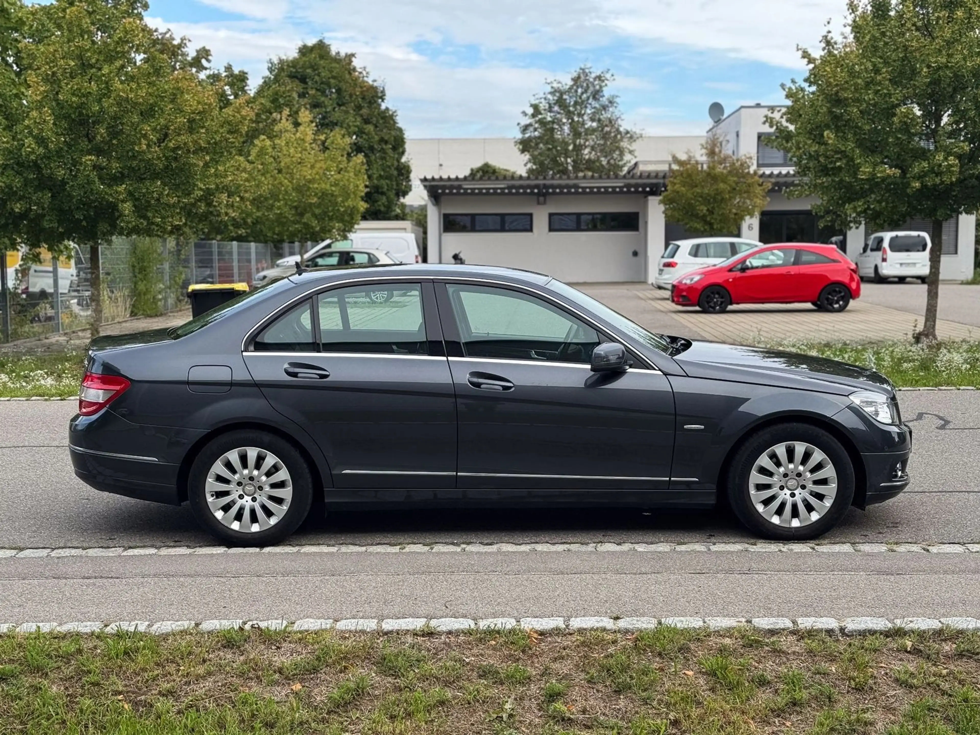 Mercedes-Benz C 200 K Elegance Automatik *SHZ*Navi*PDC — photo 4