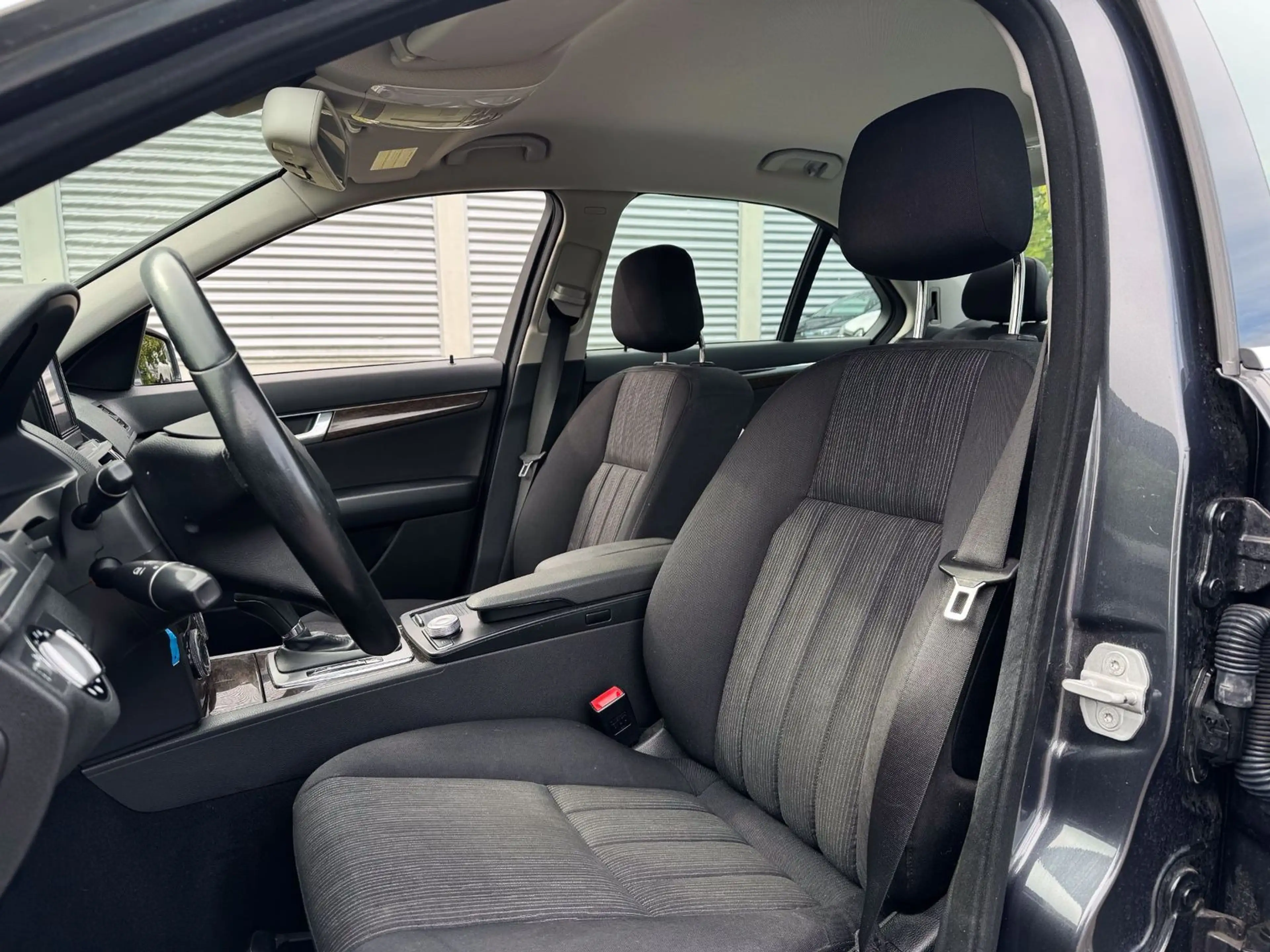 Mercedes-Benz C 200 K Elegance Automatik *SHZ*Navi*PDC — photo 9