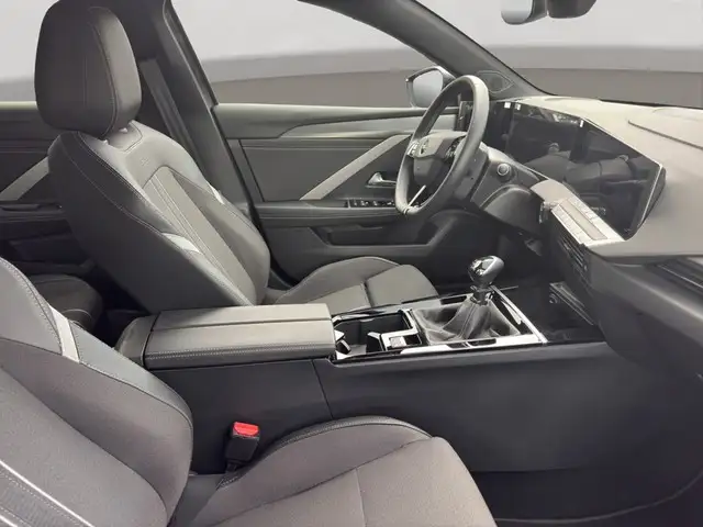 Opel Astra view 9