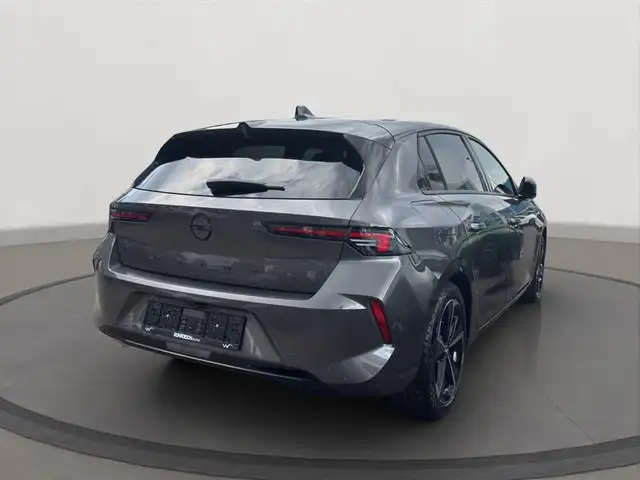 Opel Astra view 5