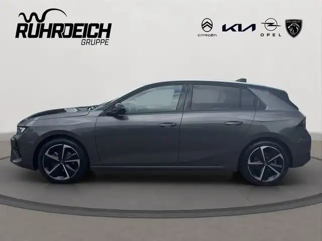 Opel Astra view 2