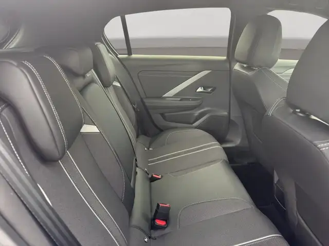 Opel Astra view 13