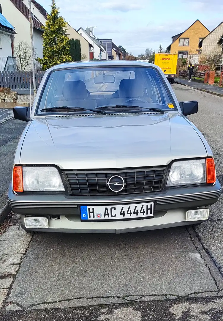 Opel Ascona Ascona C  CC Touring Argent - 1