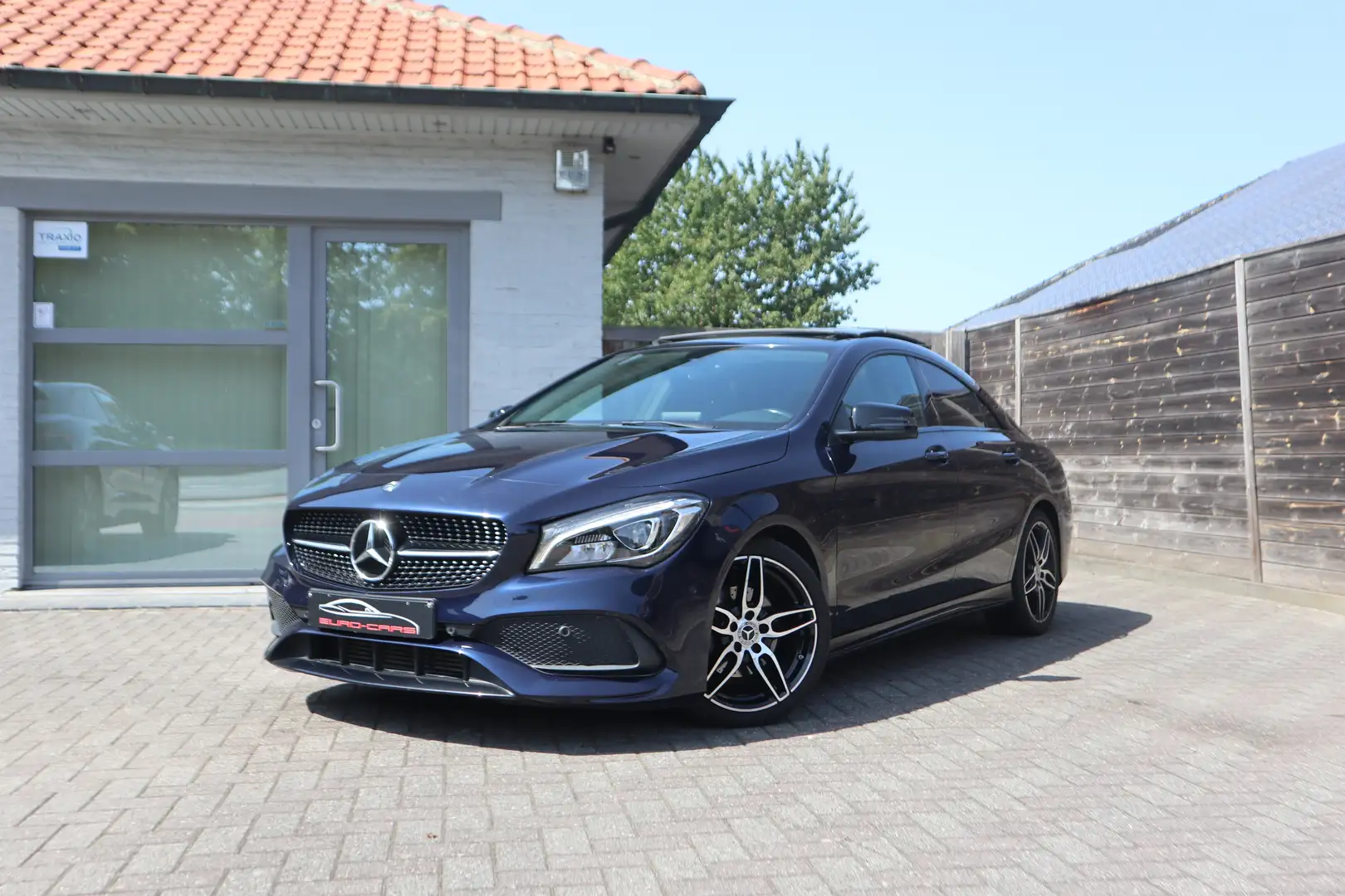 Mercedes-Benz CLA 180 d Aut./1 st eig /AMG/Night/Camera/Panodak/Gps/ Bleu - 1