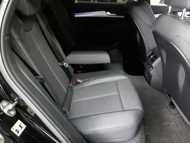 Audi Q5 view 14