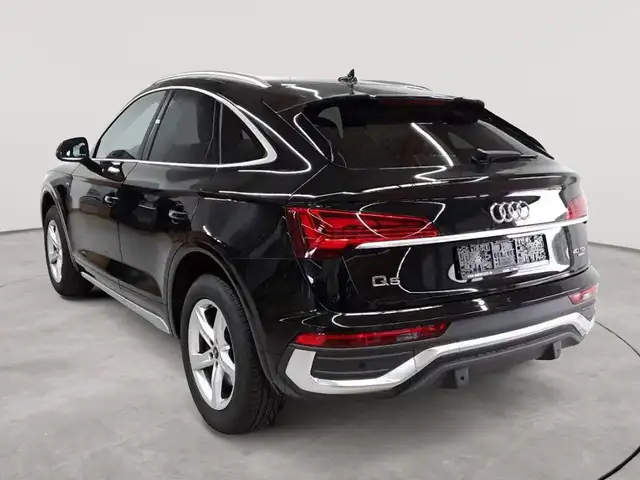 Audi Q5 view 5