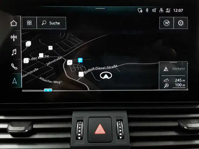 Audi Q5 view 12