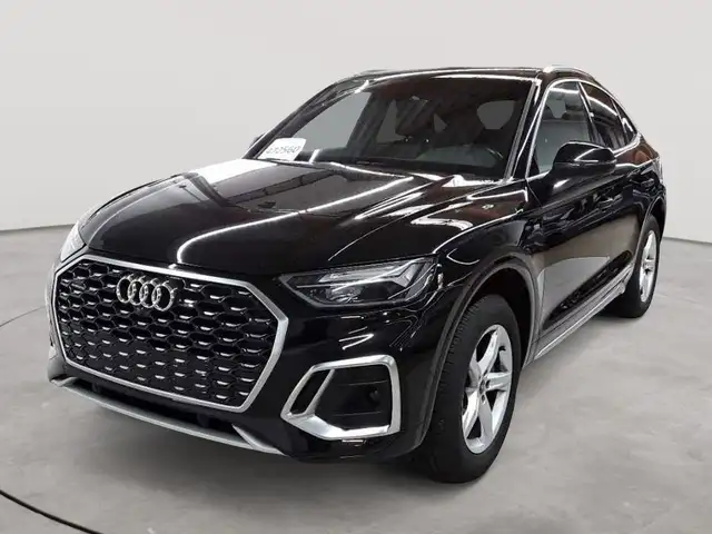 Audi Q5 view 2