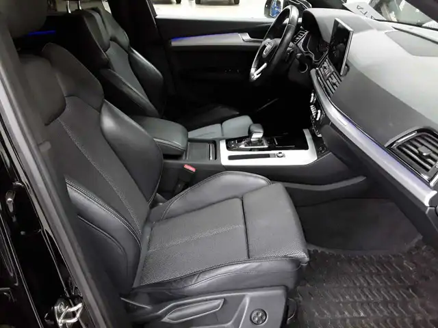 Audi Q5 view 8