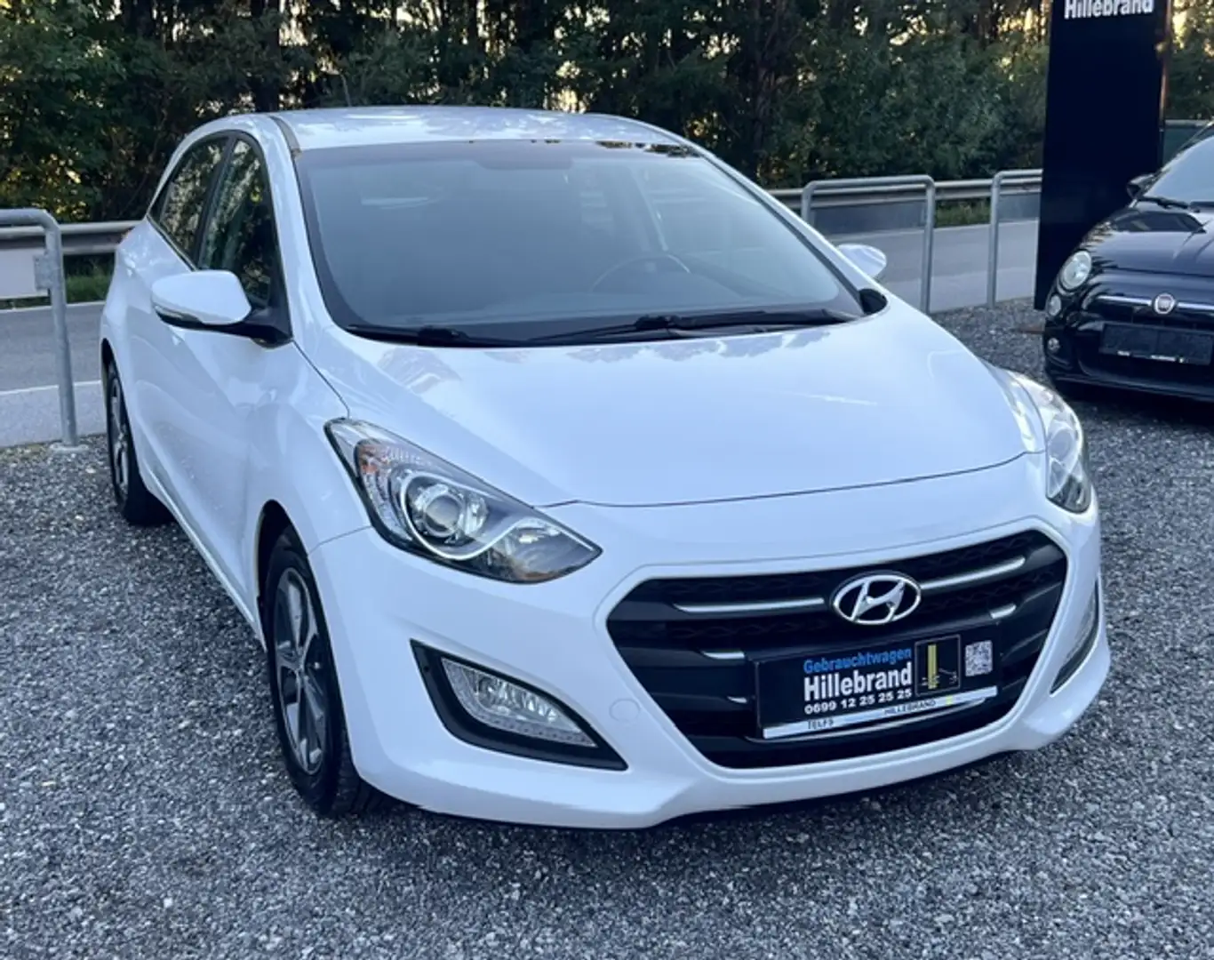 Hyundai i30 1,4 CRDi Comfort *ERSTBESITZ* Facelift Weiß - 2