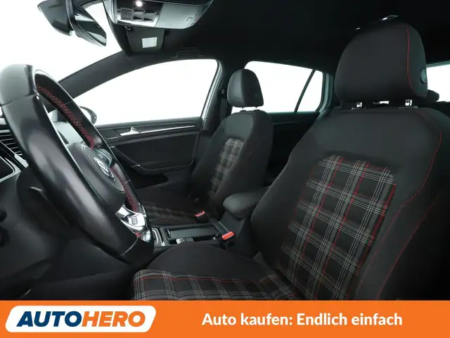 Volkswagen Golf view 10