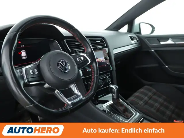 Volkswagen Golf view 11