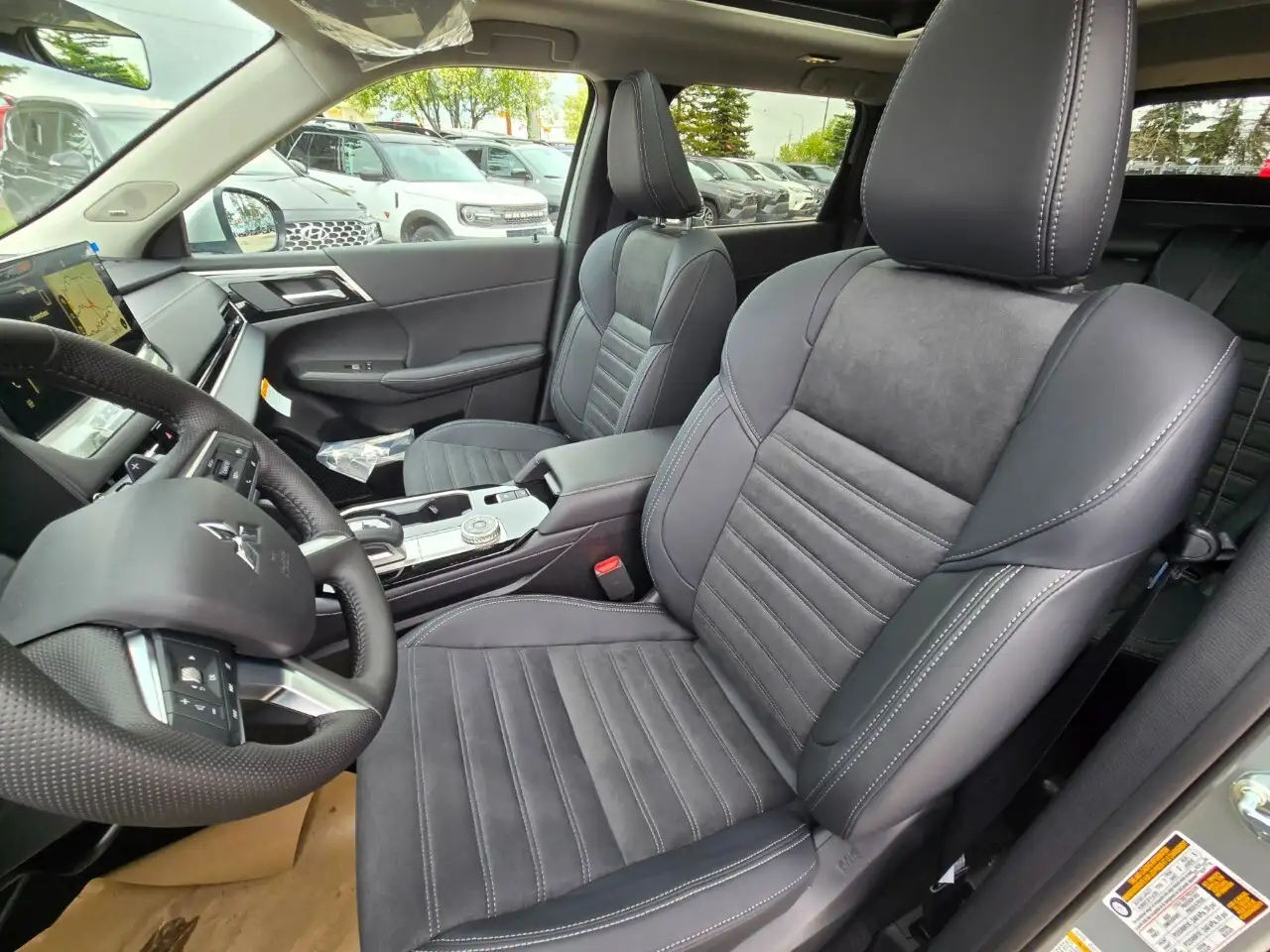 Mitsubishi Outlander снимка Mitsubishi Outlander