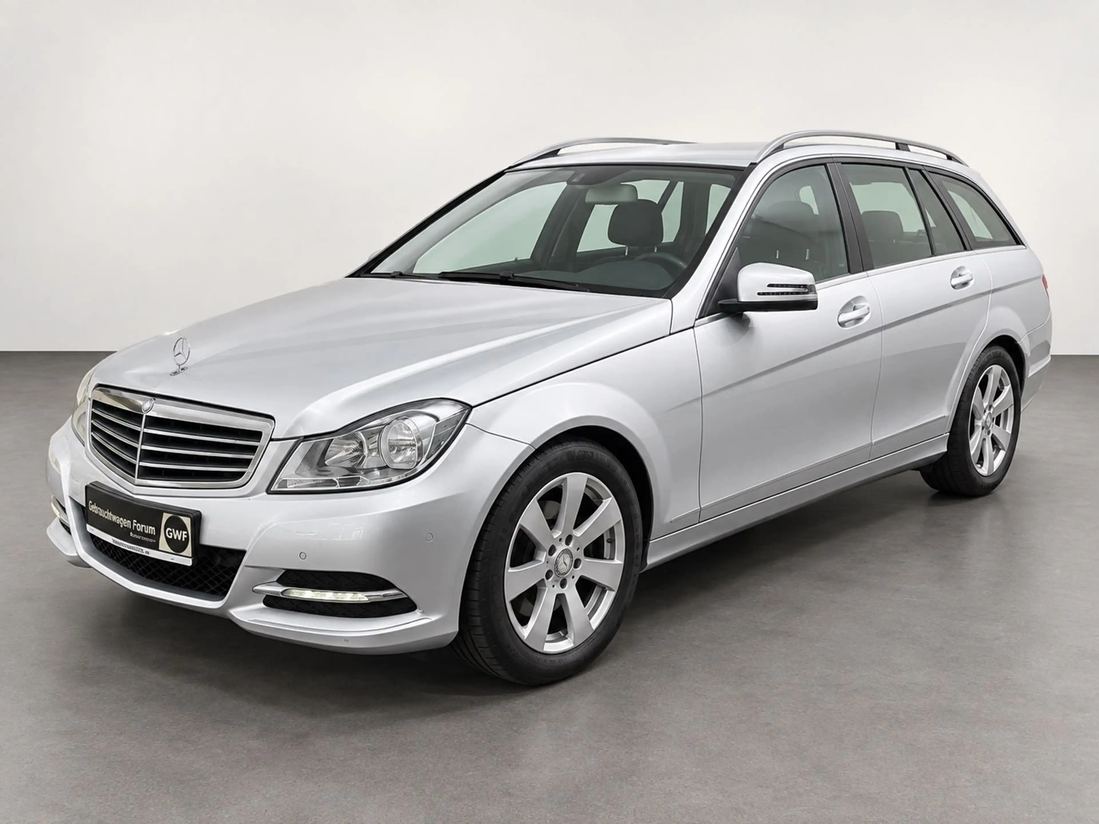 Mercedes-Benz C 180 CGI - AHK | NAVI | PTS | SHZ