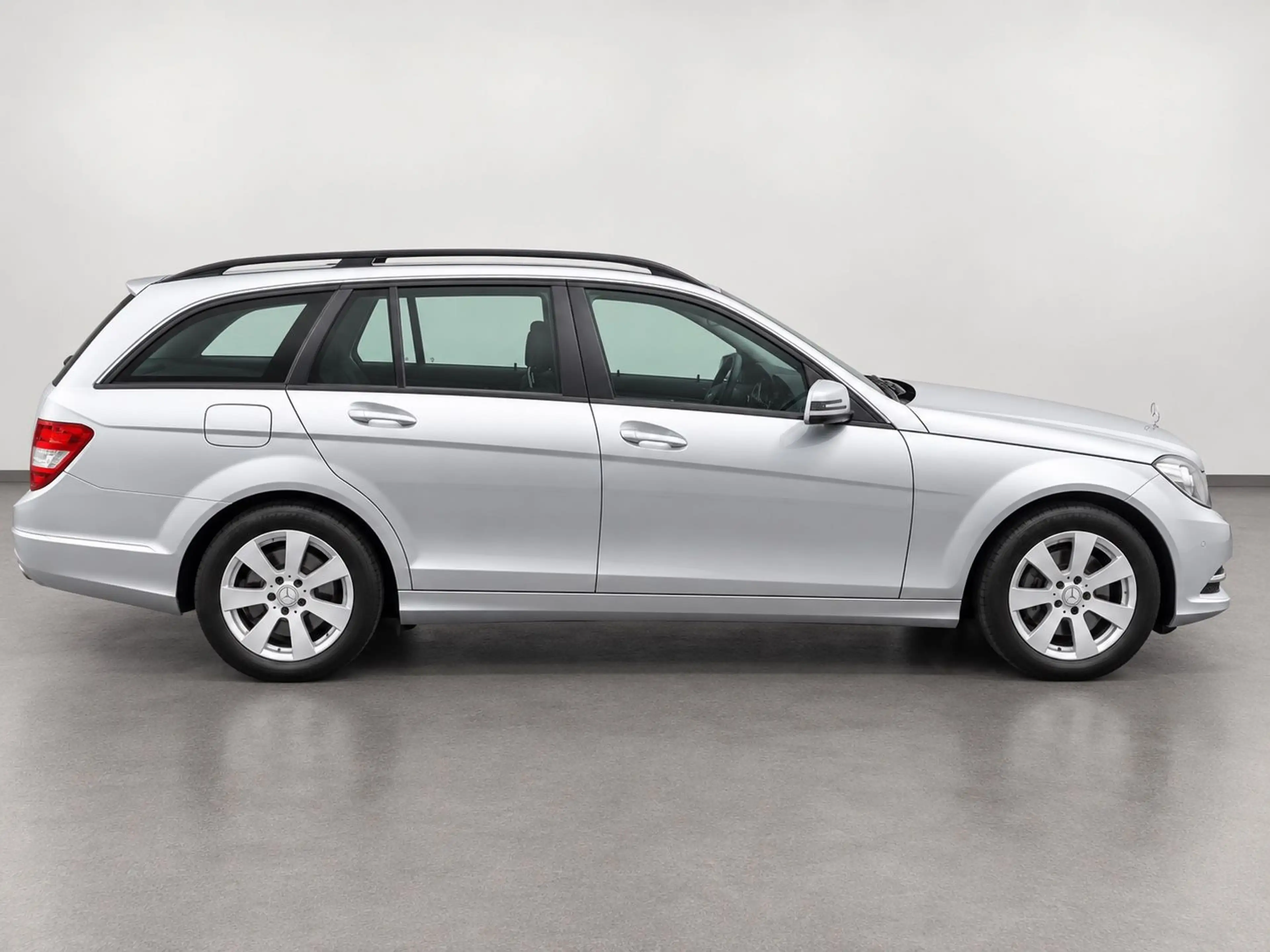Mercedes-Benz C 180 CGI - AHK | NAVI | PTS | SHZ — photo 6
