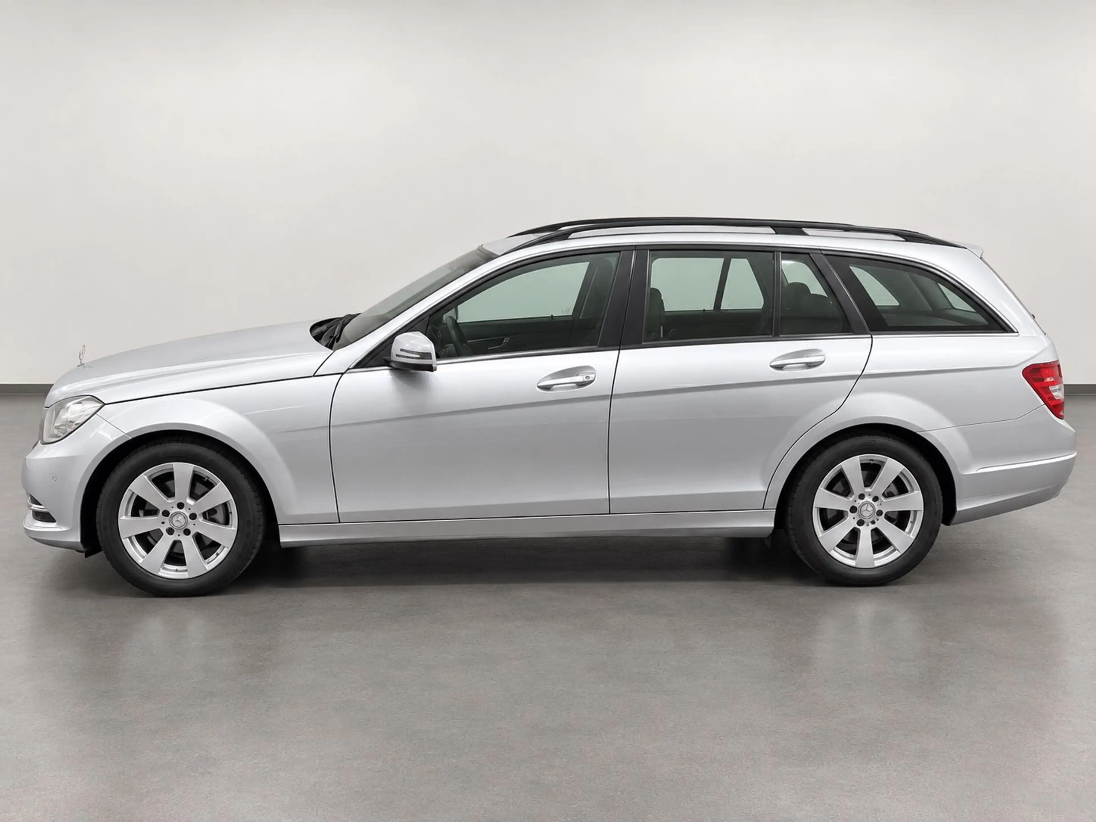 Mercedes-Benz C 180 CGI - AHK | NAVI | PTS | SHZ — photo 2