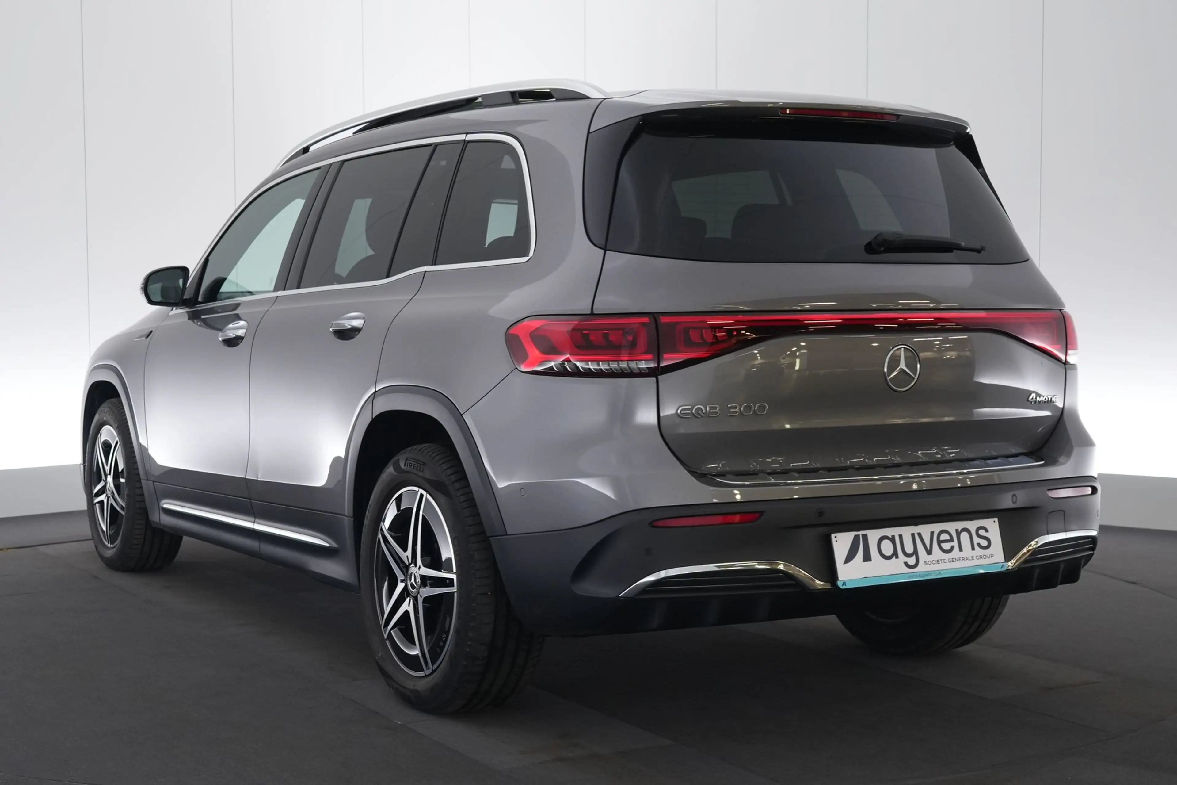 Mercedes-Benz EQB 300 4-Matic AMG Line Premium LEDER/CUIR LED GPS PDC CA — photo 9