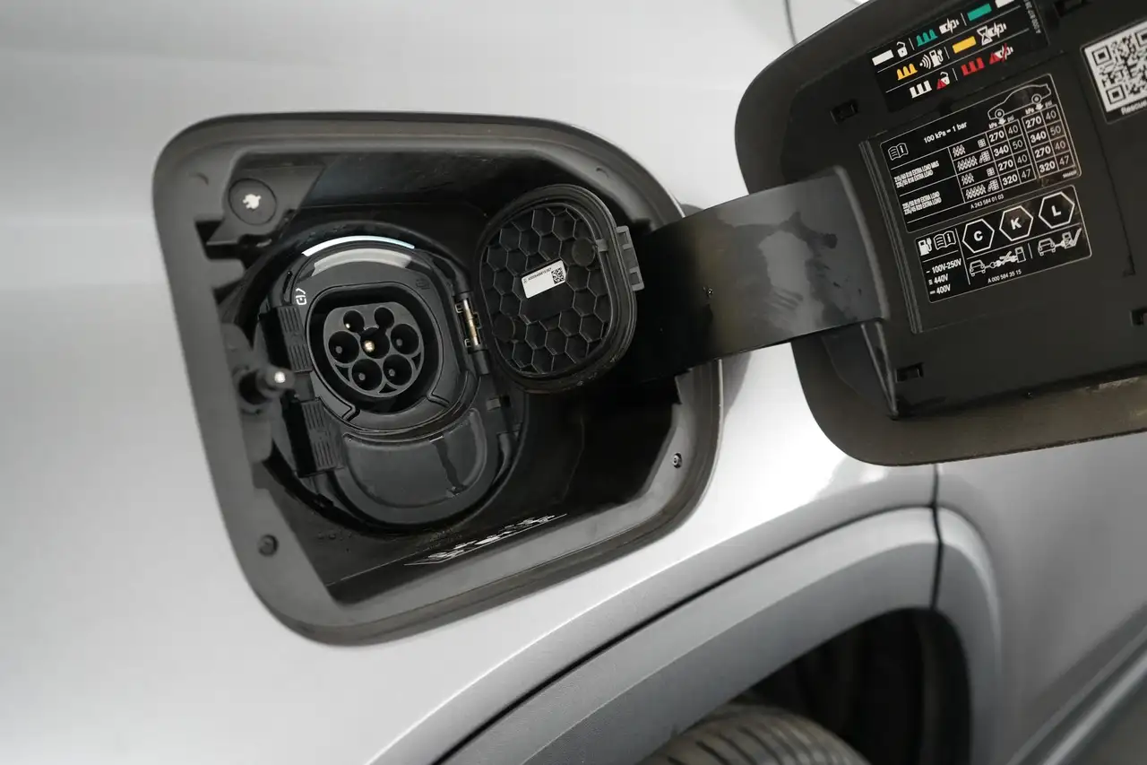 Mercedes-Benz EQB 4-Matic AMG Line Premium LEDER/CUIR LED GPS PDC CA, миниатюра 24