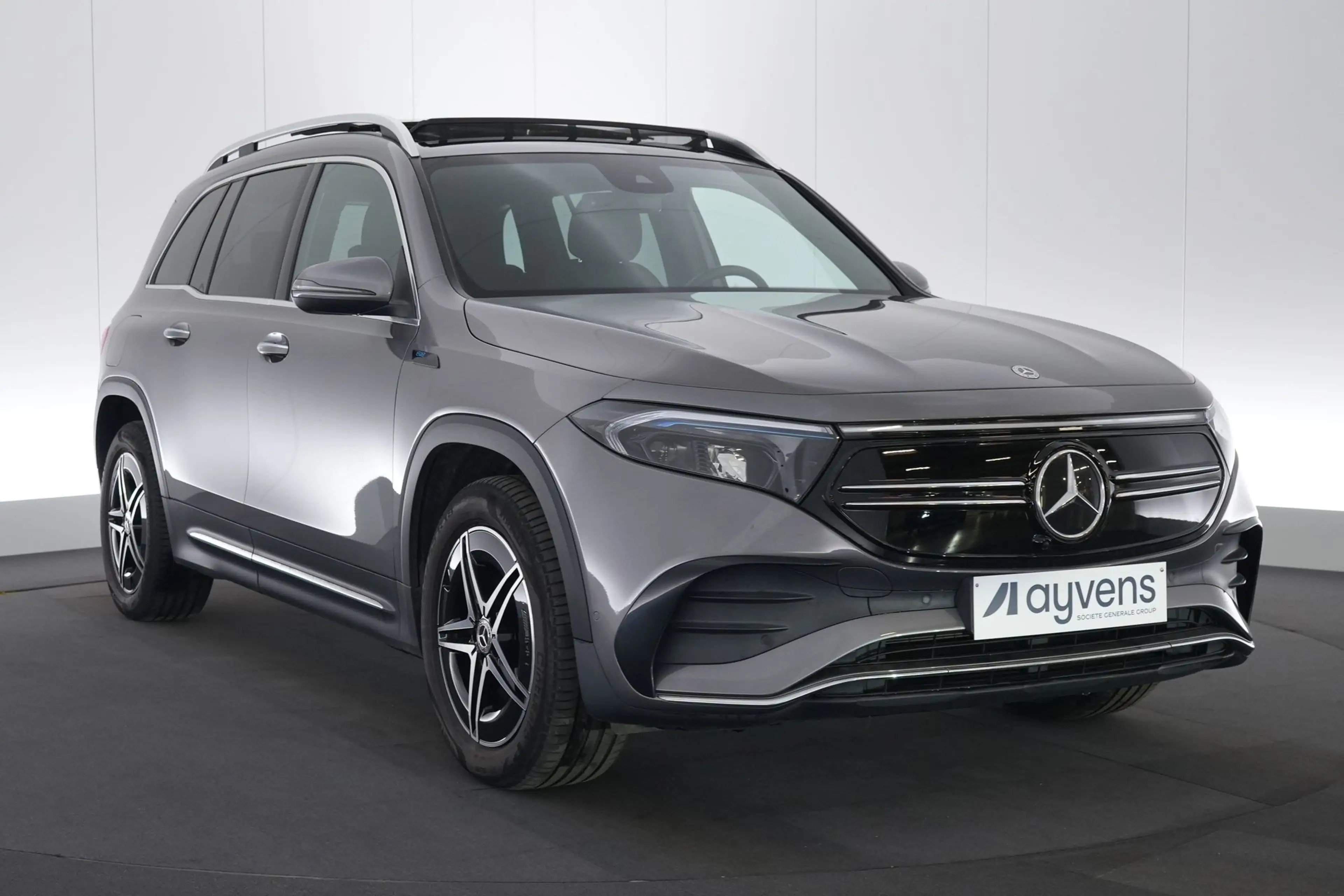 Mercedes-Benz EQB 300 4-Matic AMG Line Premium LEDER/CUIR LED GPS PDC CA — photo 3