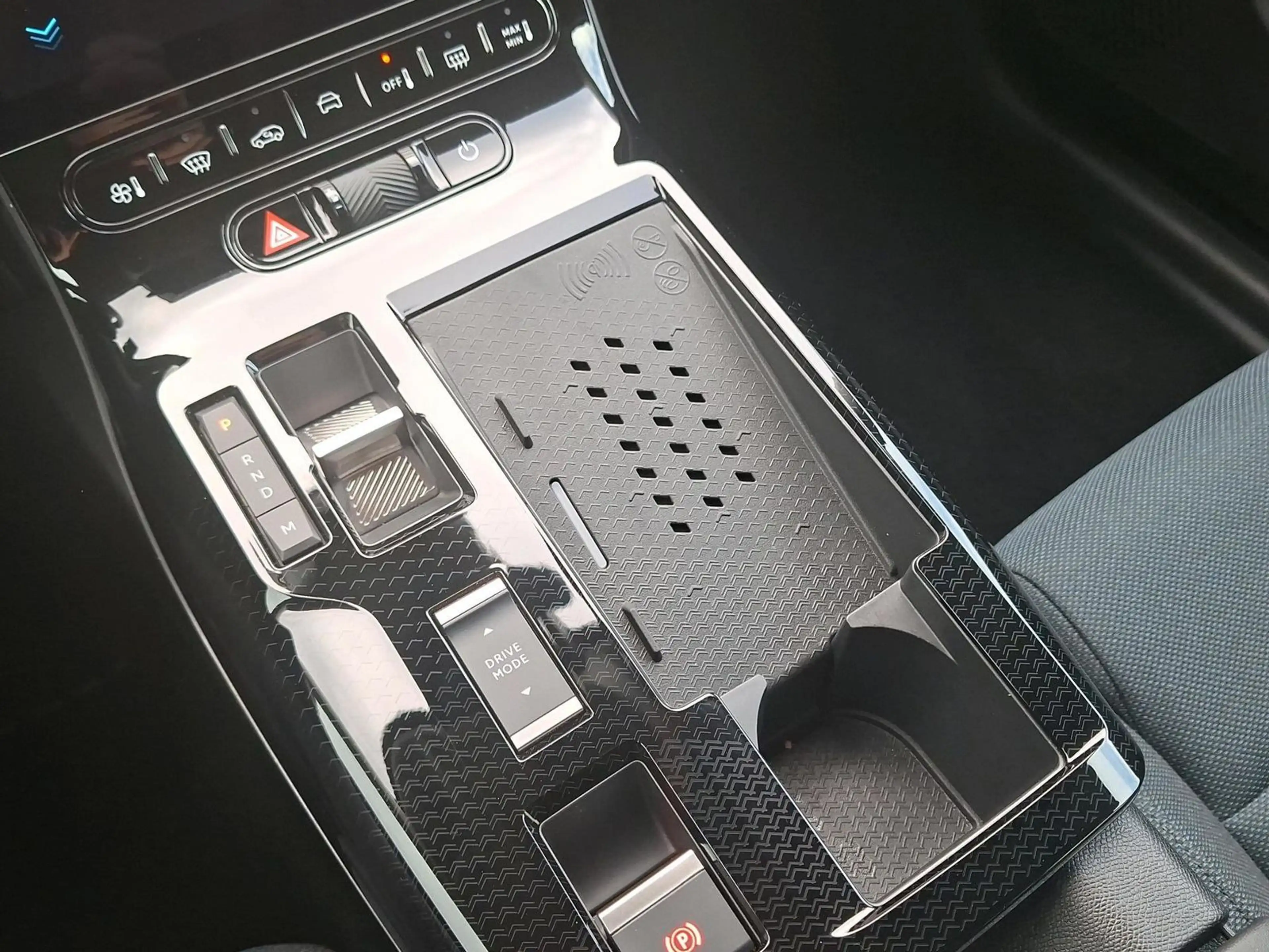 Citroen C5 Aircross Plus Hybrid 145 e-DSC6 Kamera Navi — photo 11