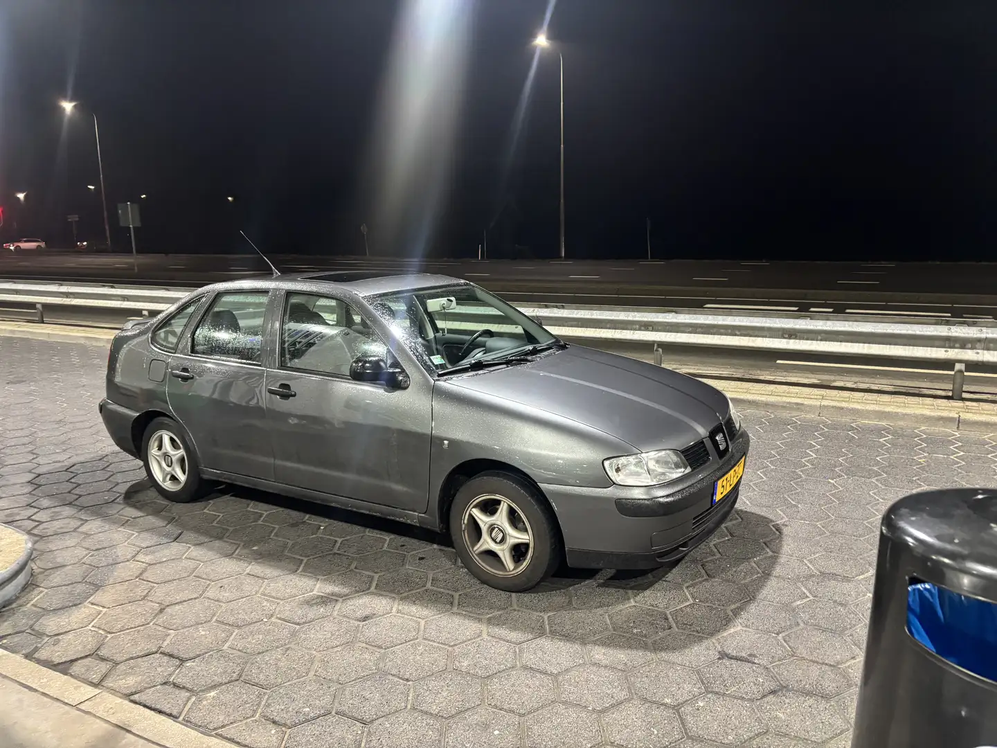 SEAT Cordoba 1.4-16V Stella Gris - 2