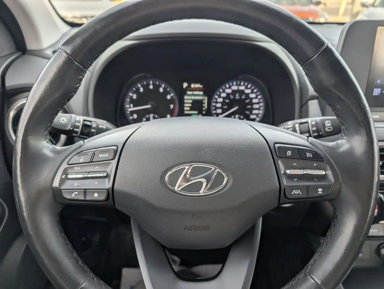Hyundai KONA снимка Hyundai KONA