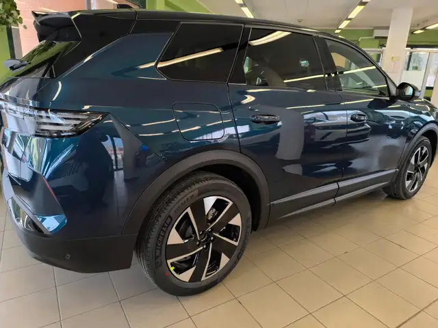 Opel Grandland view 9