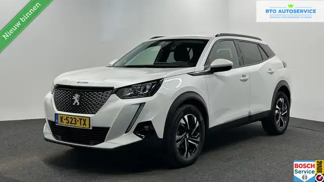 Peugeot 2008 1.2 PureTech Blue Lease Allure CAMERA CARPLAY NAVI