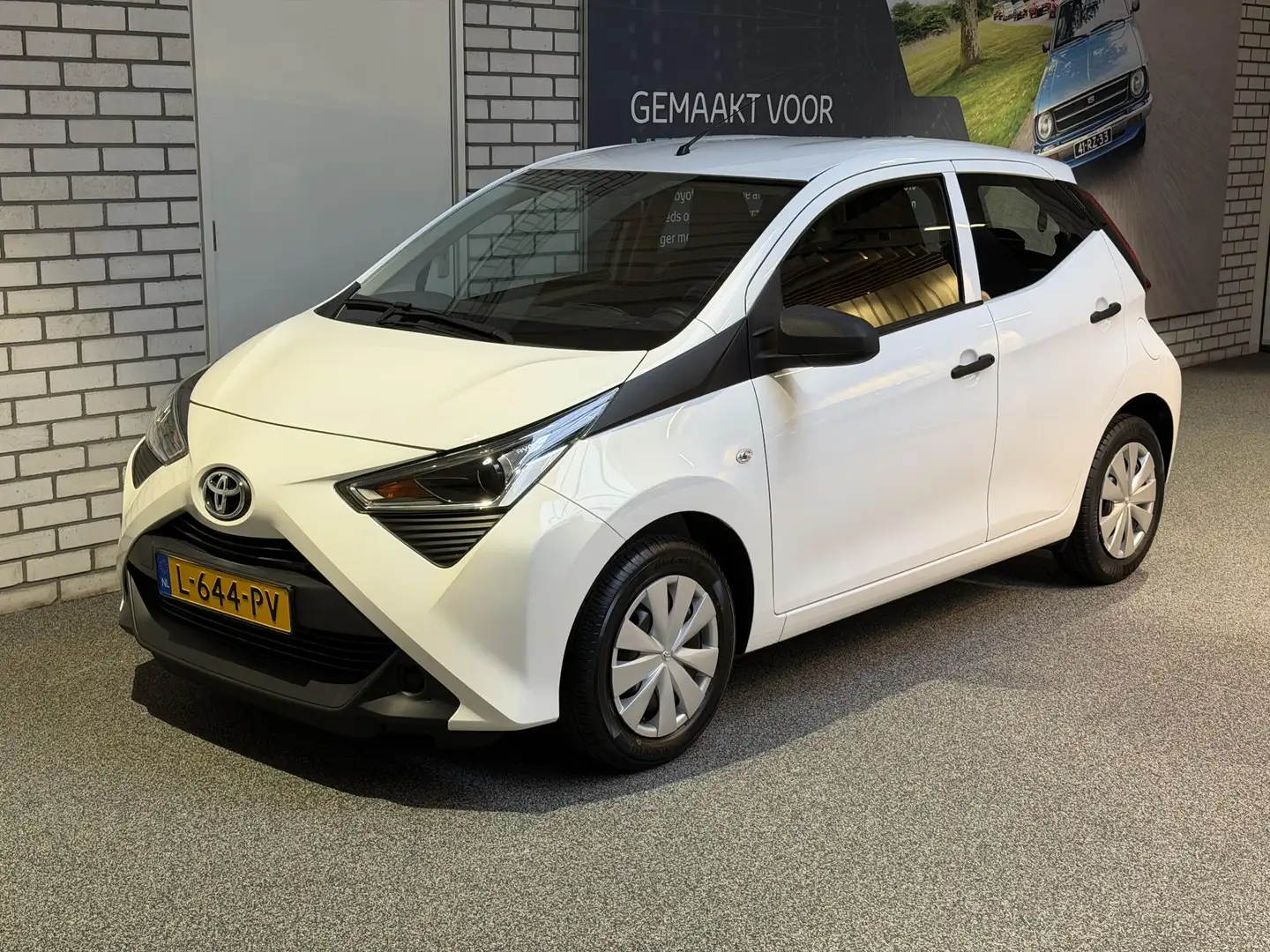 Toyota Aygo 1.0 VVT-i x-fun Blanc - 2