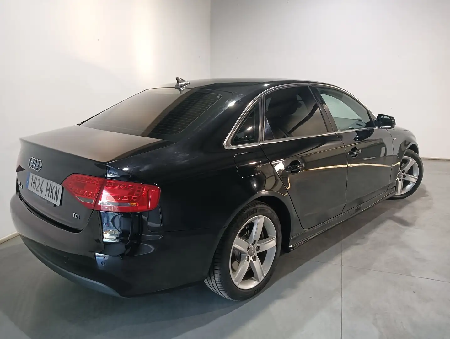 Audi A4 2.0TDIe DPF 136 Noir - 2