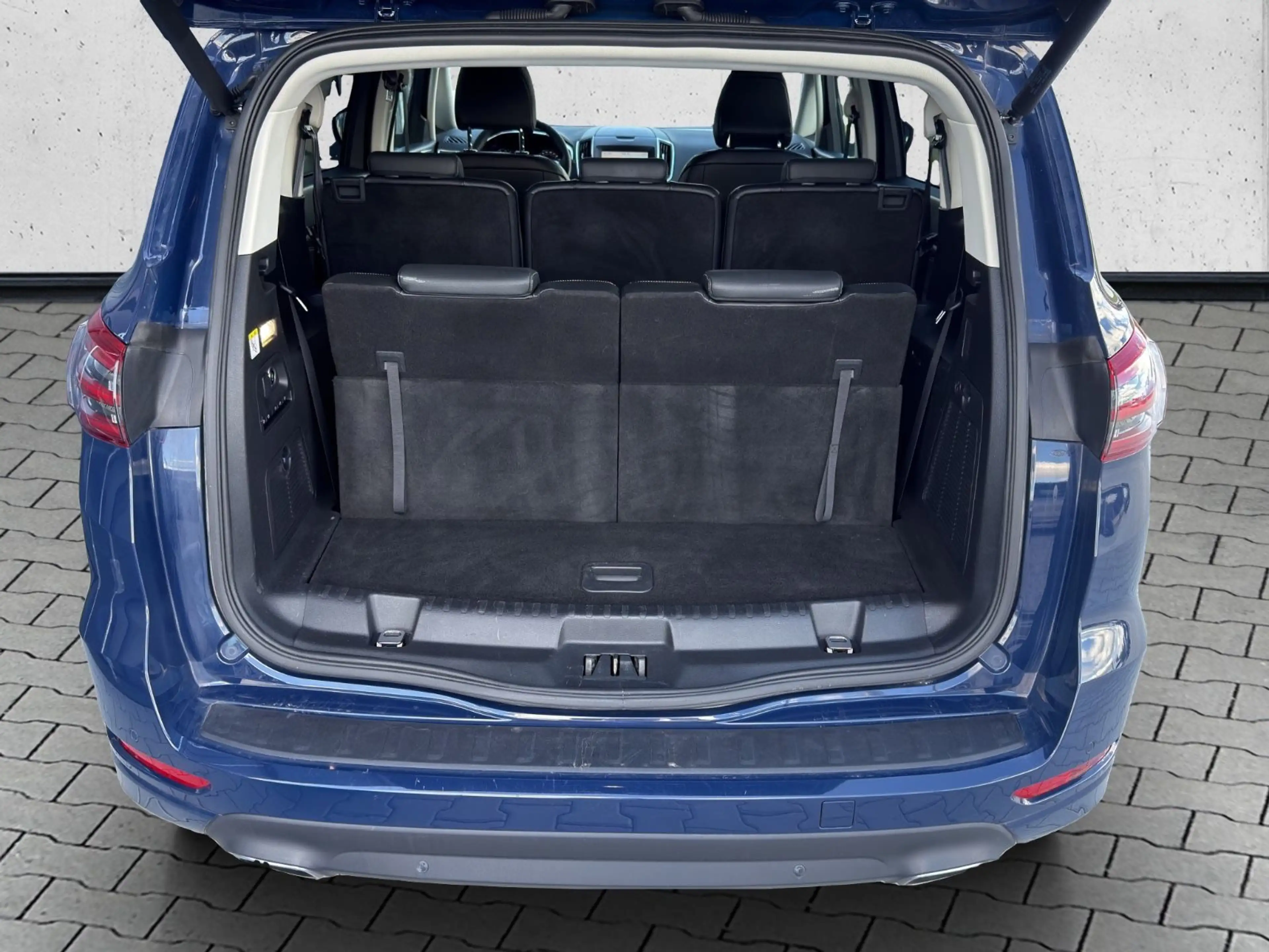 Ford S-Max S-MAX 2.0 Titanium X 140kw LED 7-Sitzer AHK ACC — photo 11