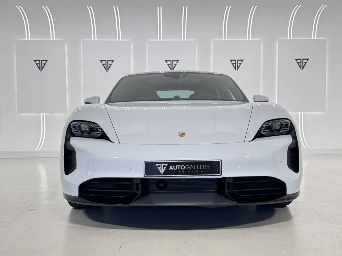 Porsche Taycan Turbo Blanco - 2