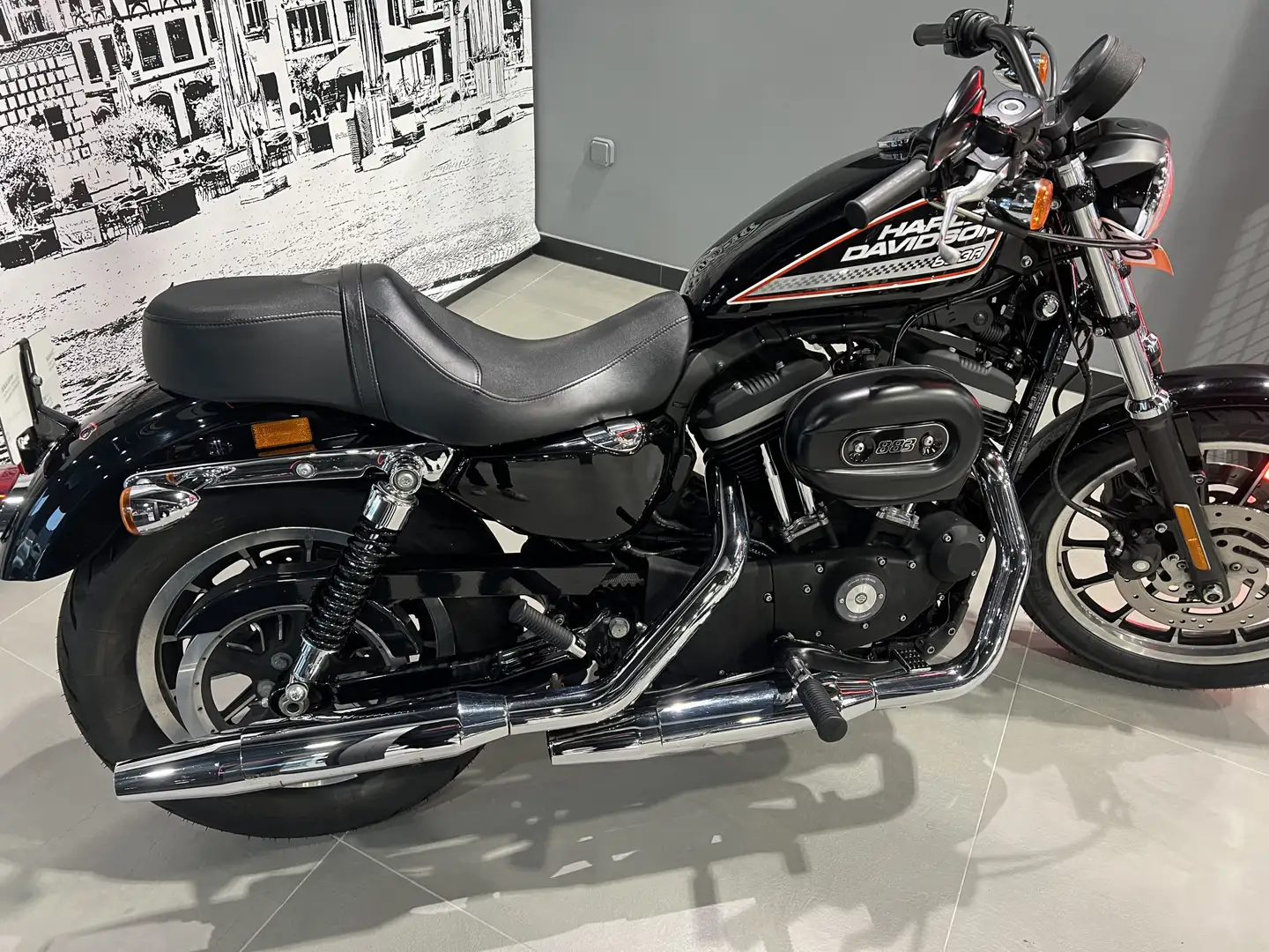 Harley-Davidson Sportster 883 Noir - 2