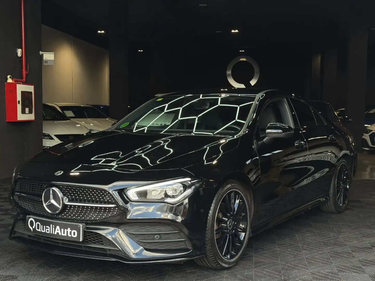 Mercedes-Benz CLA 180 Negro - 2