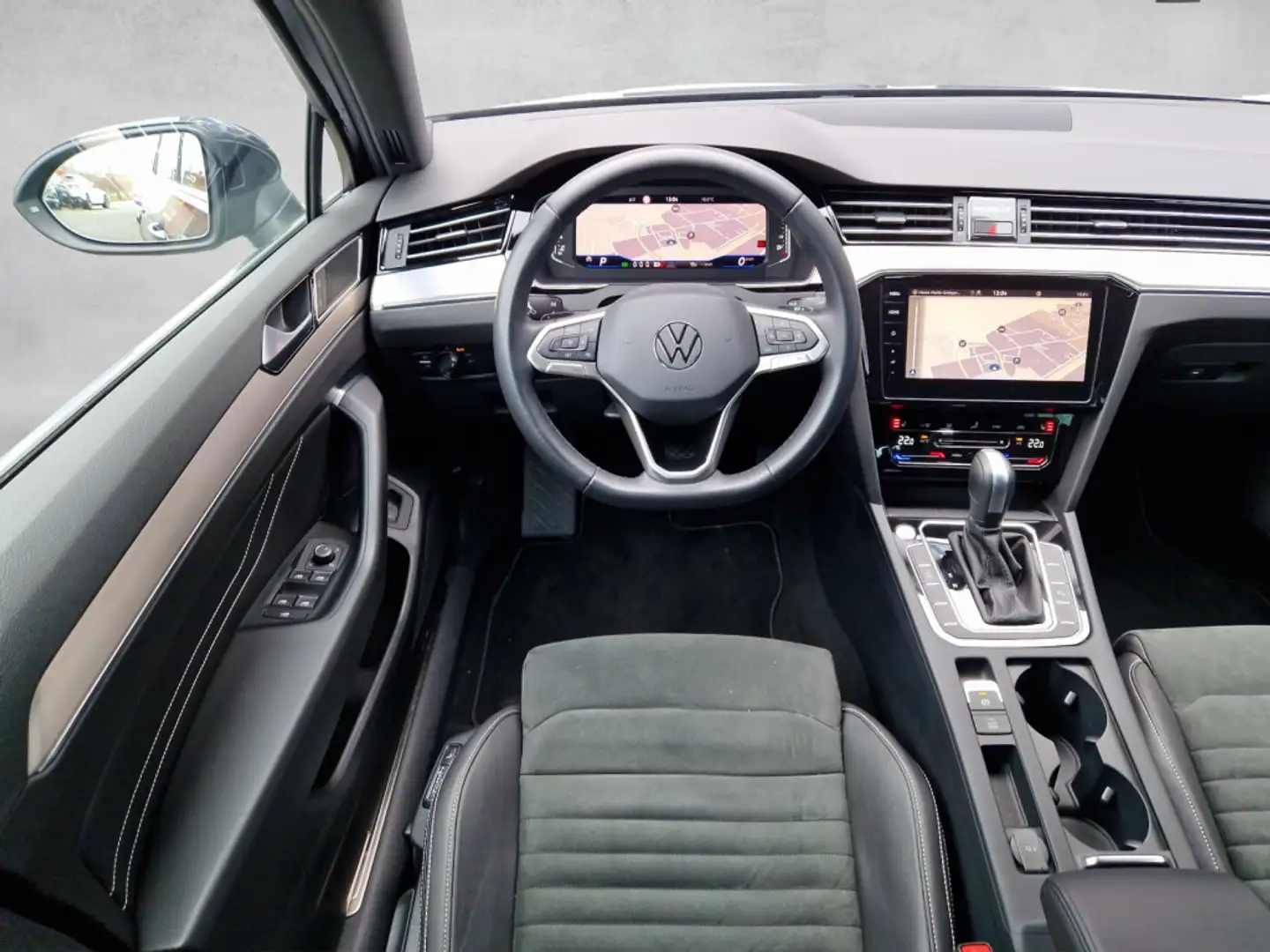 Volkswagen Passat Var. 2.0 TDI Elegance Matrix AHK Massage Gris - 2