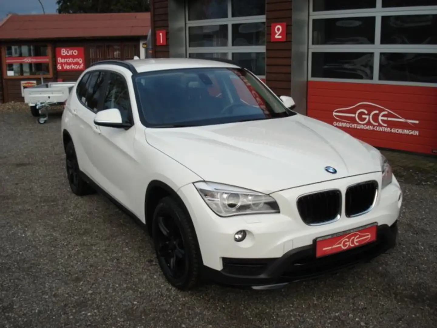 BMW X1 sDrive 18i Wit - 2