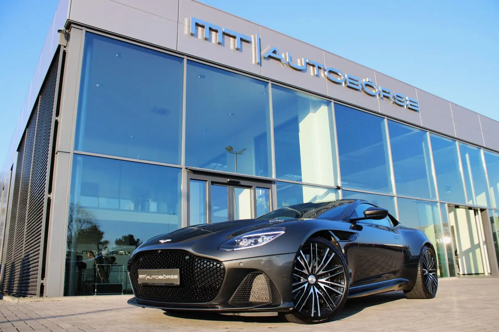Aston Martin DBS 5.2 V12 SUPERLEGGERA *PINNACLE-WARRANTY* Grau - 1