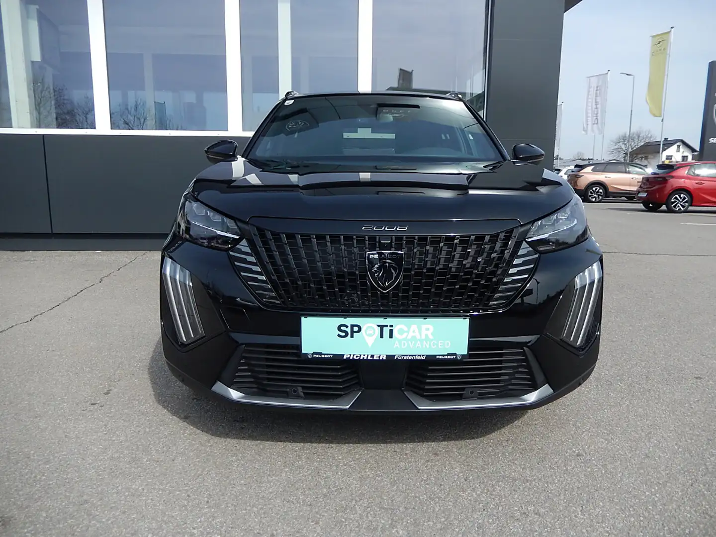 Peugeot 2008 Hybrid 145 e-DCS6 GT Schwarz - 2