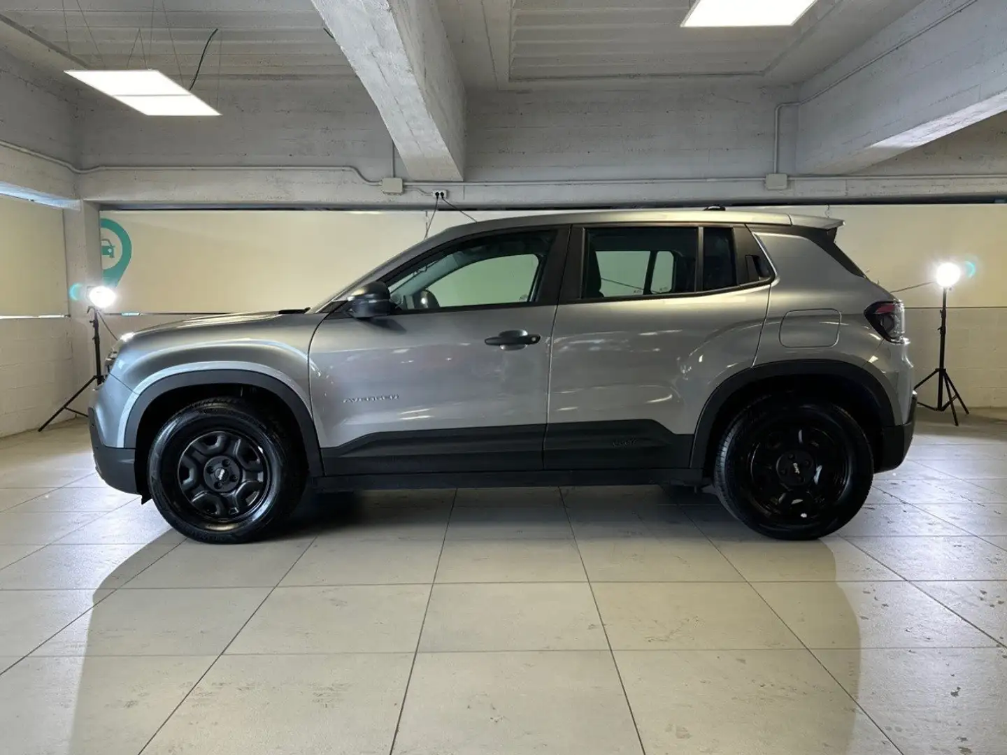 Jeep Avenger BEV 156cv Avenger Grau - 2