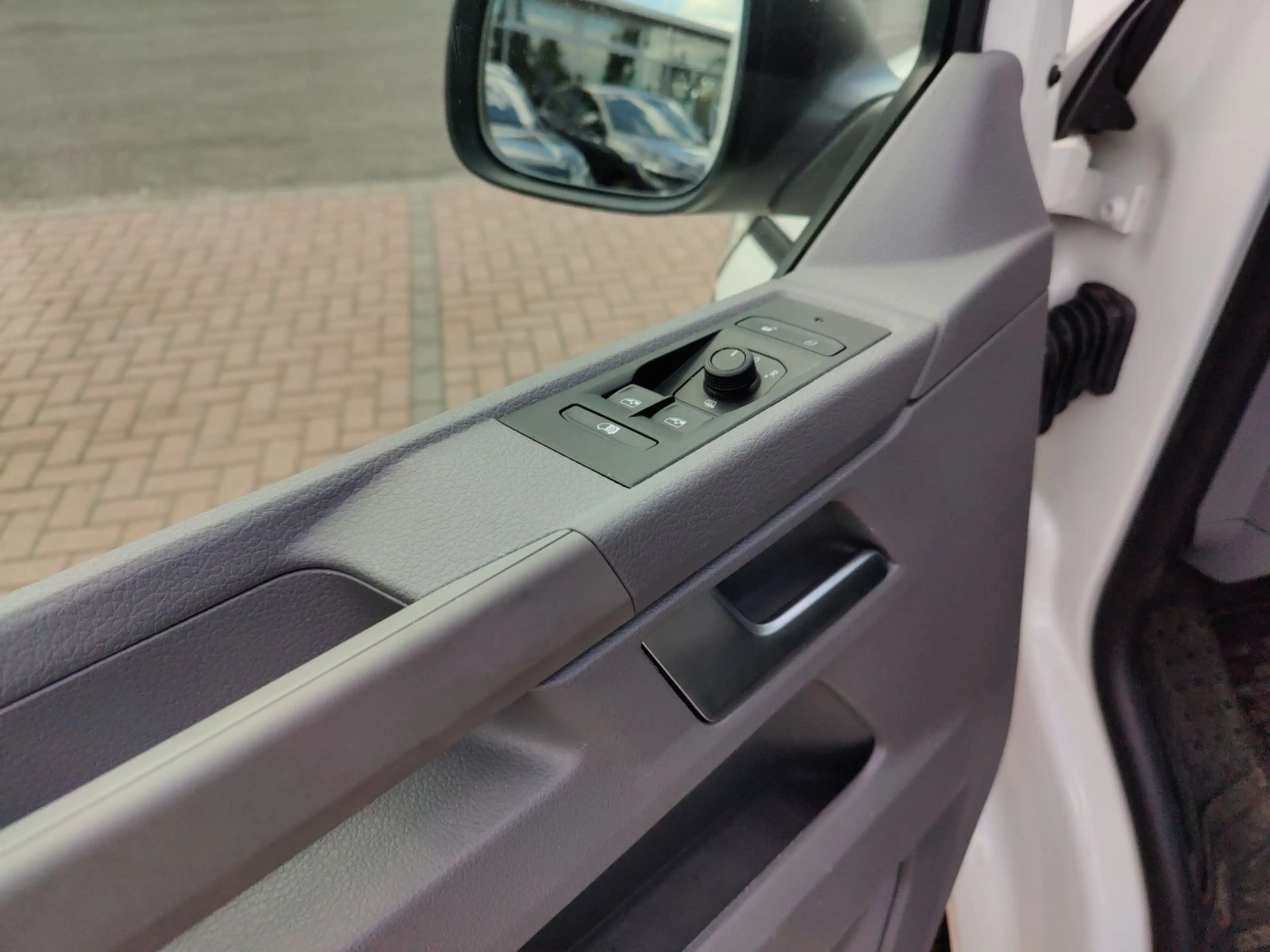 Volkswagen T6.1 Transporter T6.1 Kasten 2.0 TDI DSG LED+PDC+GRA — photo 3