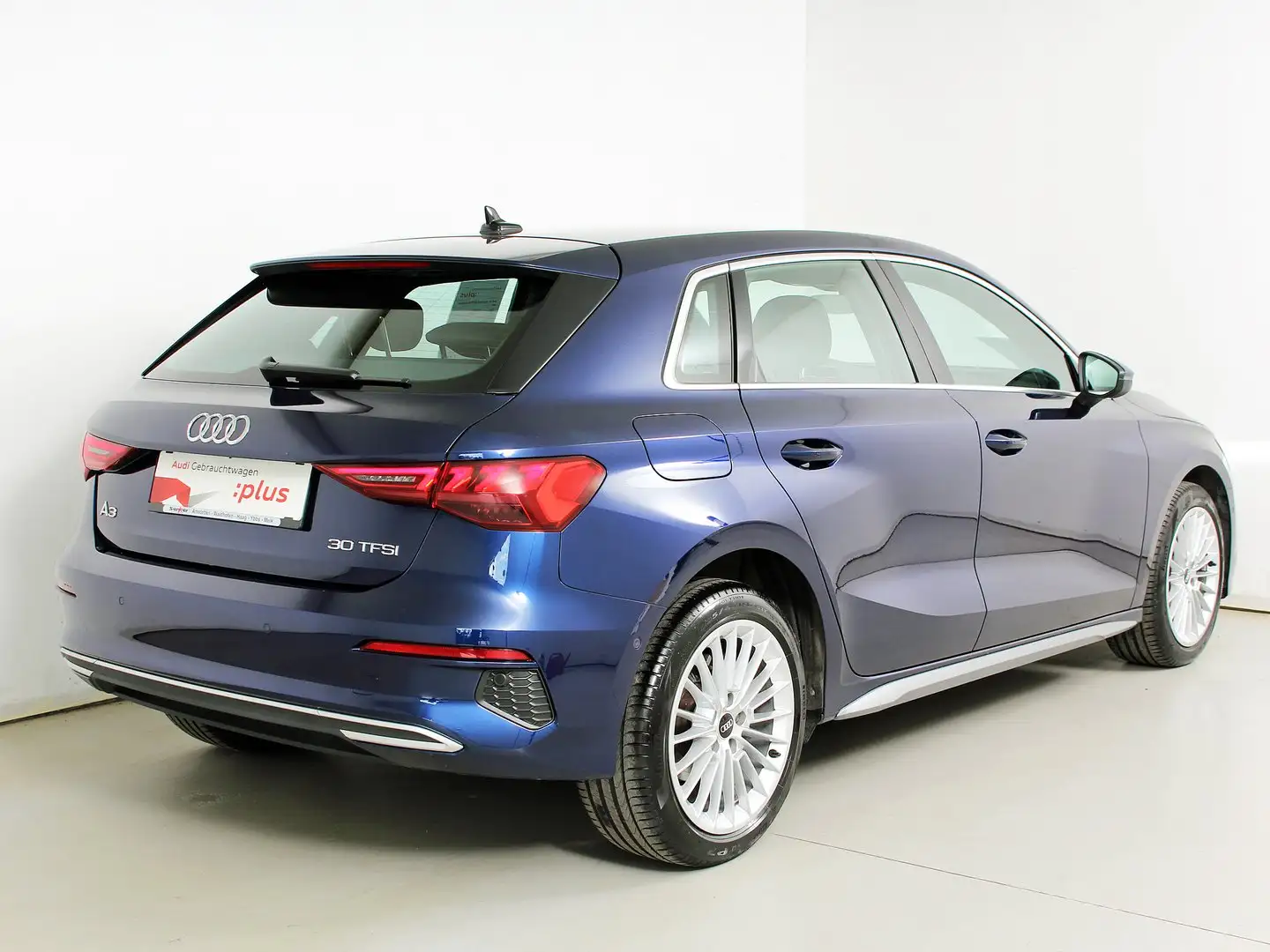 Audi A3 30 TFSI advanced ext. Blau - 2