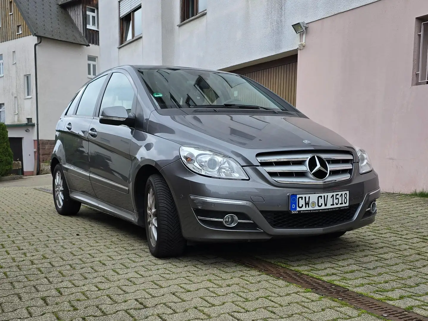 Mercedes-Benz B 180 B 180 NGT BlueEFFICIENCY Autotronic Gris - 2