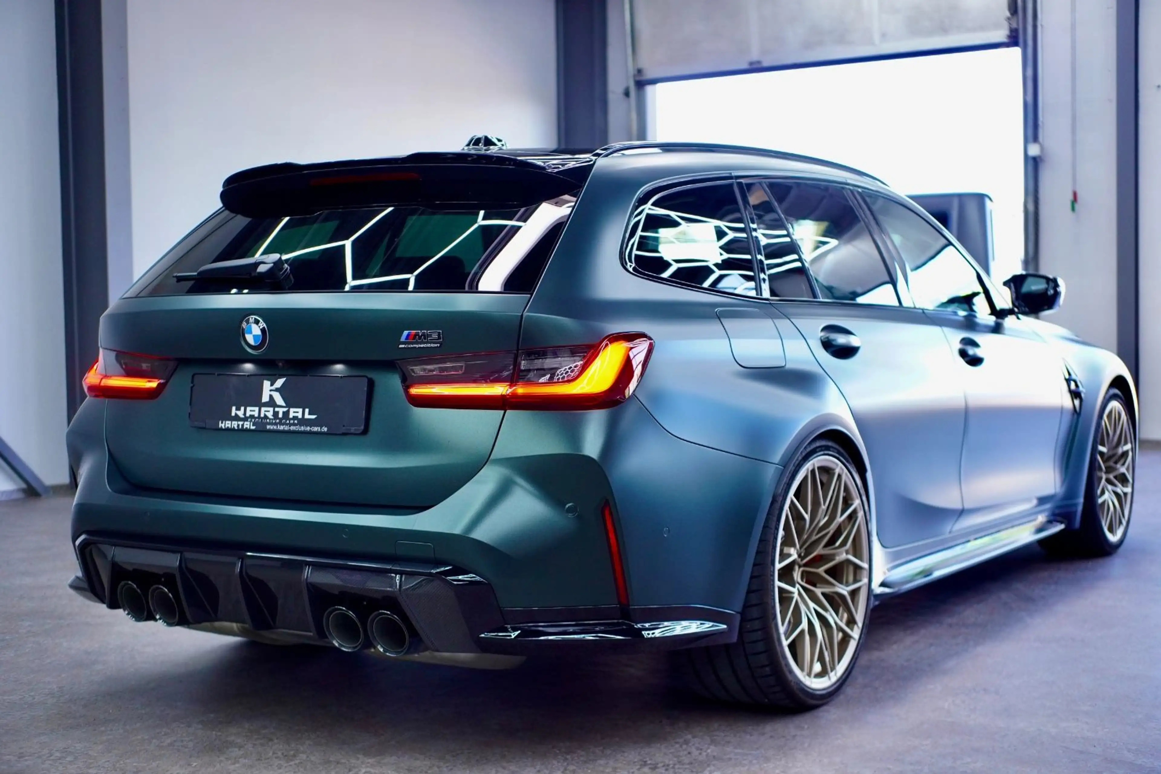 BMW M3 Touring xDrive Competition *MCARBON*MPERFORMANCE — photo 11