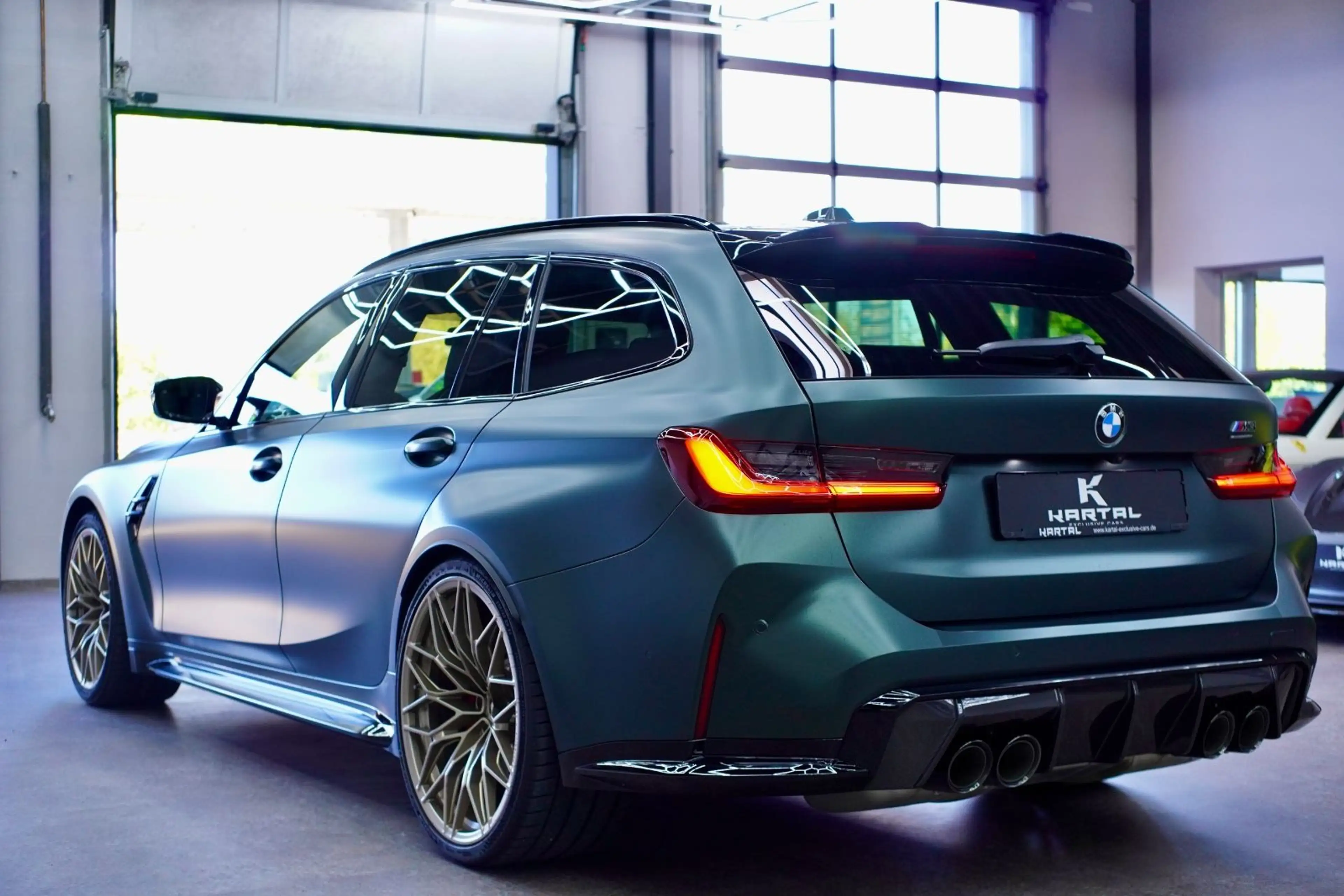 BMW M3 Touring xDrive Competition *MCARBON*MPERFORMANCE — photo 10