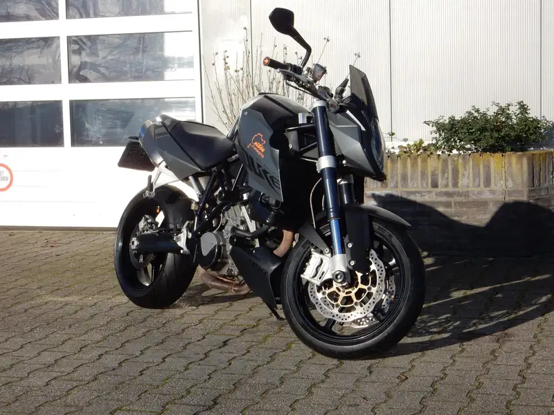 KTM 990 Super Duke - foto 2