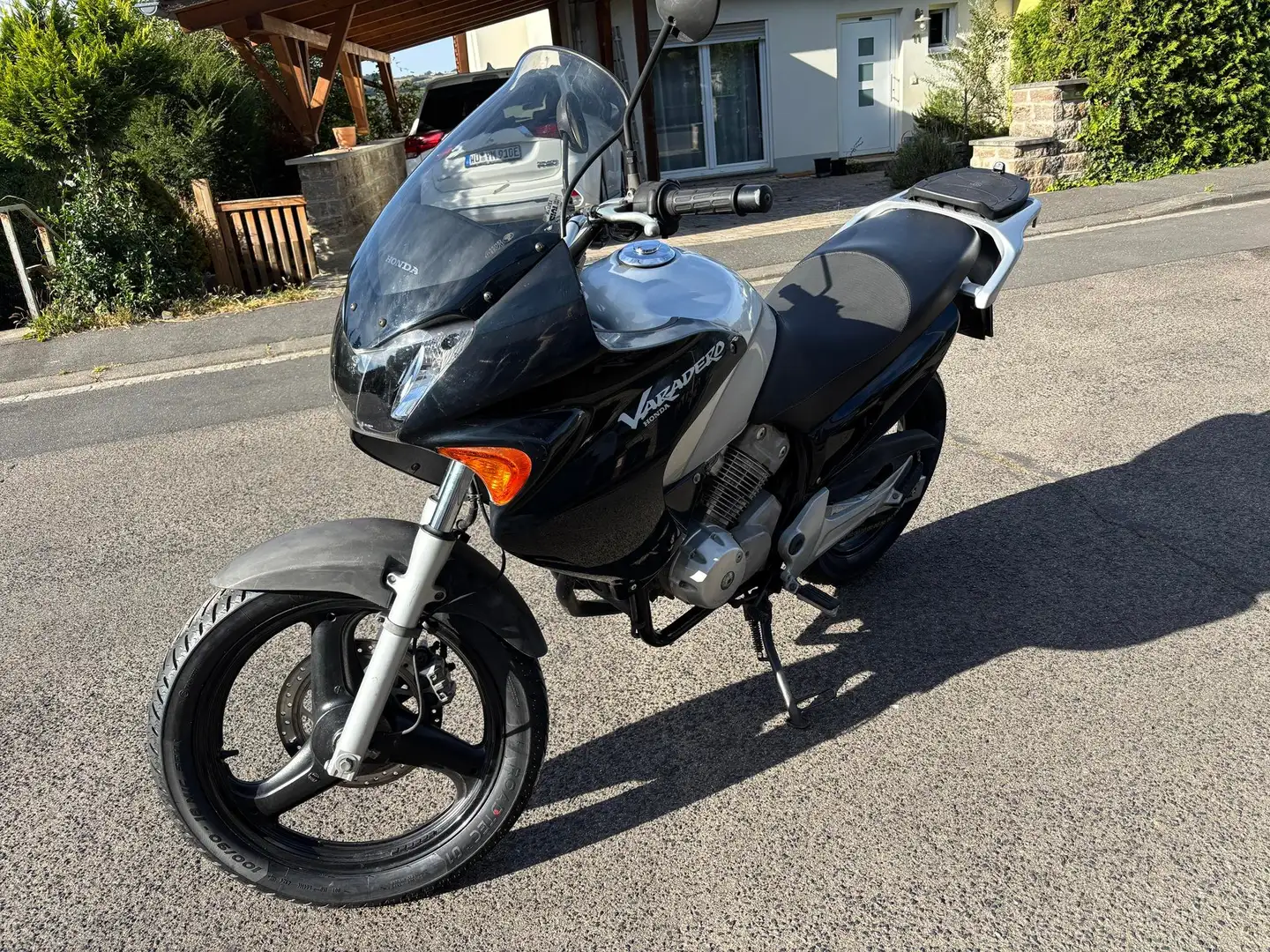 Honda Varadero 125 XL Stříbrná - 1