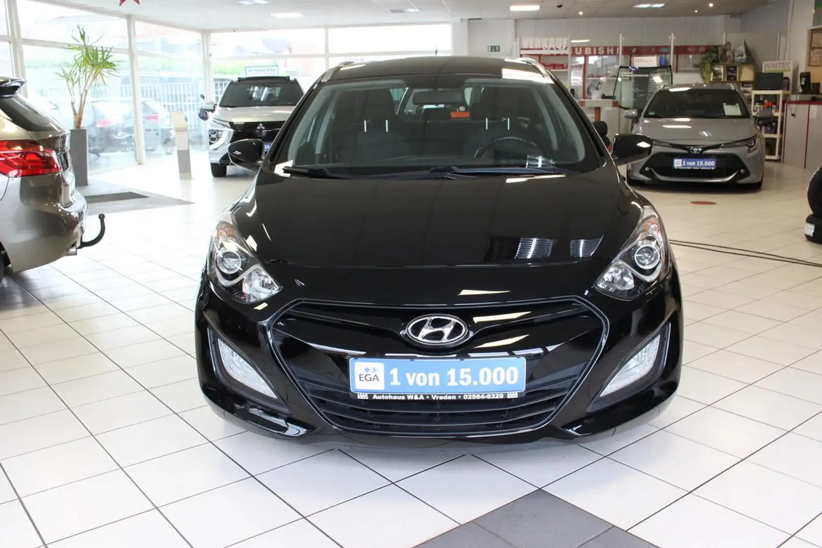 Hyundai i30 1.6 GDI FIFA World Cup Edition Schwarz - 2