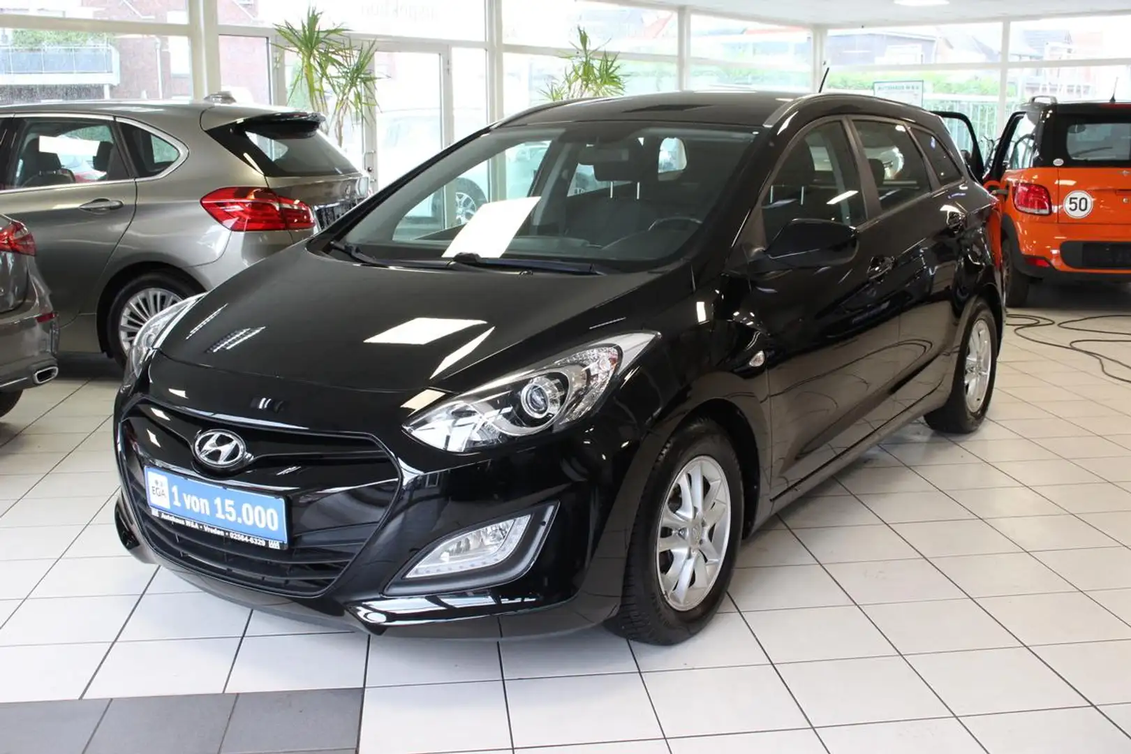 Hyundai i30 1.6 GDI FIFA World Cup Edition Schwarz - 1